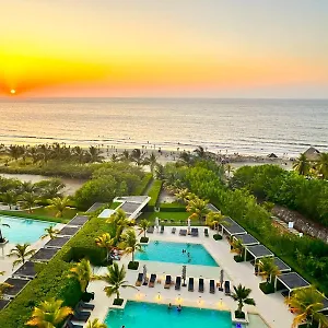 resort-exclusivo-frente-al-mar-playa-privada-piscinas.cartagena-hotels.org/